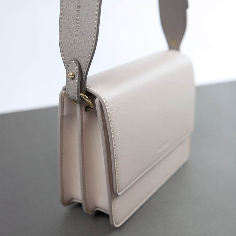 Adjustable wide strap with detachable cardholder - Stone